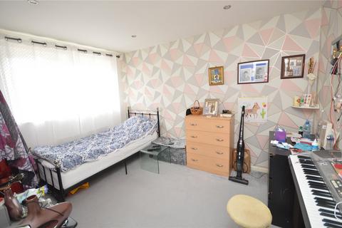 17 Cottingley Approach, Leeds, LS11 0HQ