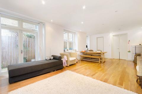 2 bedroom flat to rent, Earls Court Square, Earls Court, London, SW5