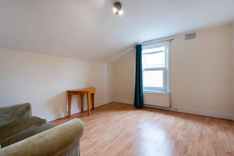 2 bedroom flat to rent, Brighton Road, Surbiton, KT6