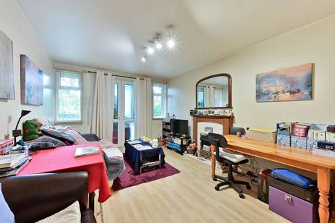 1 bedroom flat for sale, Arnewood Close, Roehampton, London, SW15