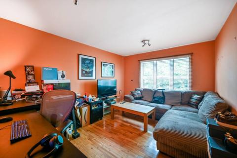 1 bedroom flat for sale, Ivybridge Close, Twickenham, TW1