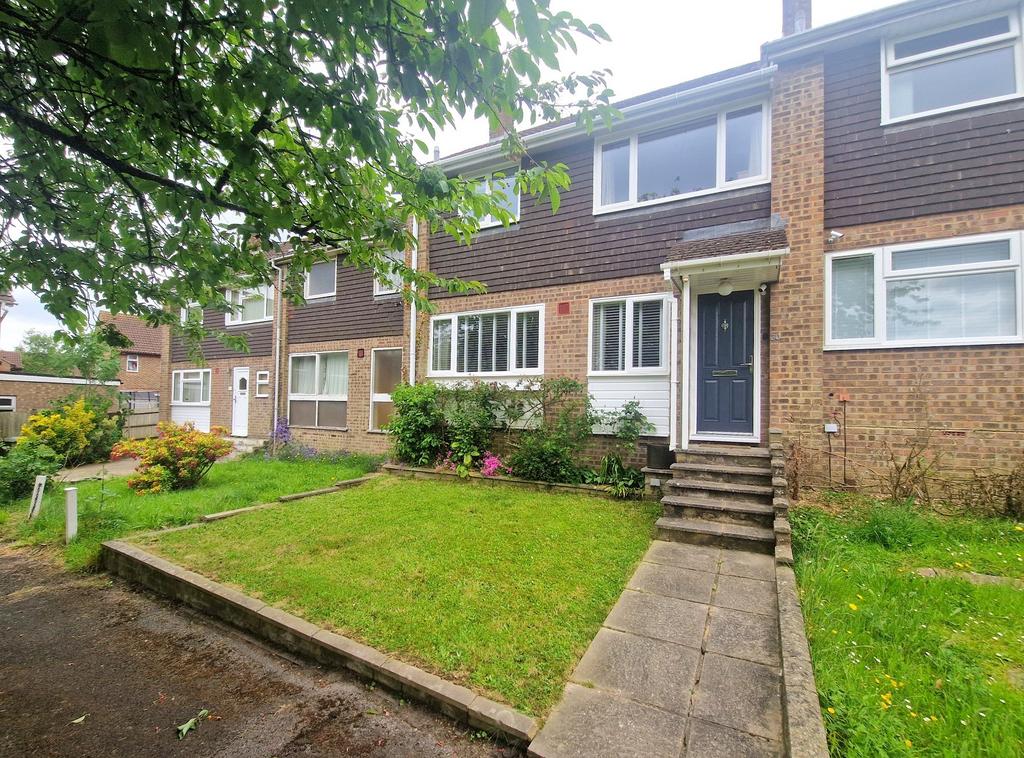 Reeves Way, Bursledon, Southampton... 3 bed terraced house to rent £