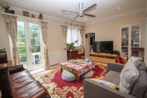 3 bedroom detached house for sale, Hillcrest Gardens, Hinchley Wood, KT10