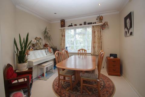 3 bedroom detached house for sale, Hillcrest Gardens, Hinchley Wood, KT10