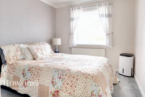 31 Cranleigh Road, Lowestoft, NR33 7EX