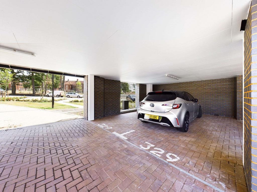 Parking for 2 cars
