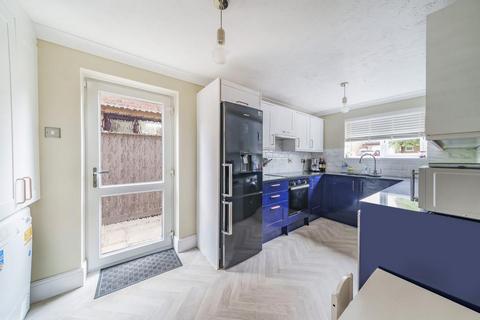 15 Bishopdale Close, Nine Elms, Swindon, SN5 5UZ