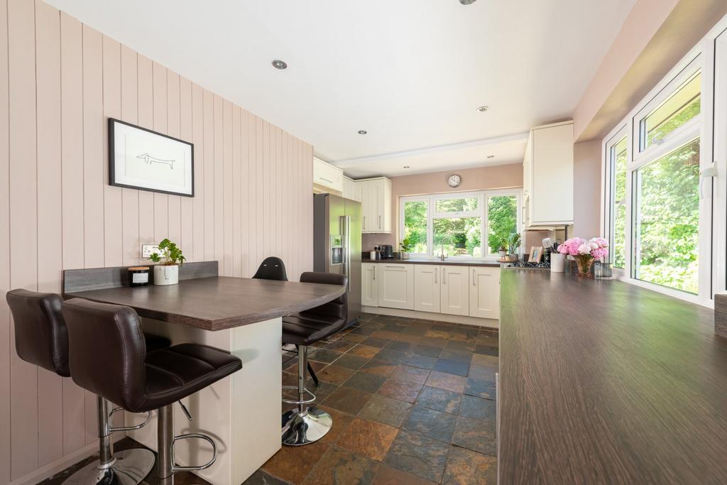 Kitchen/Breakfast Rm