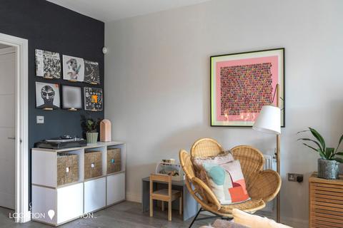 2 bedroom apartment for sale, Tryon Crescent, London, E9