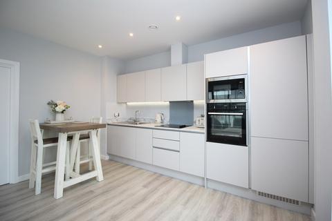2 bedroom apartment to rent, Radford Way, CM12