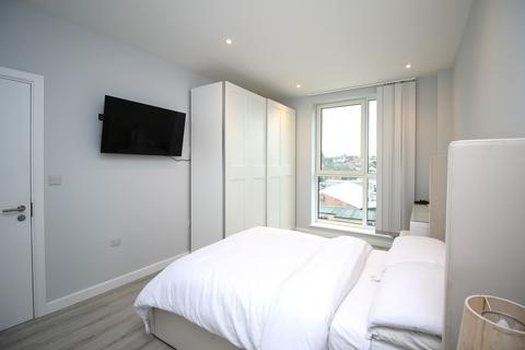 2 bedroom apartment to rent, Radford Way, CM12