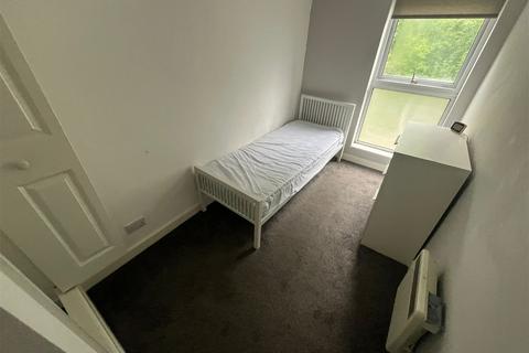 1 bedroom in a house share to rent, Canterbury Way, Stevenage SG1