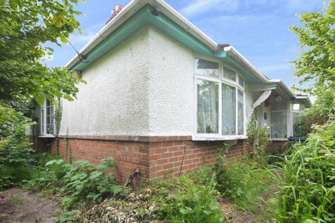 3 bedroom bungalow for sale, Hollybush Road, Northgate, RH10