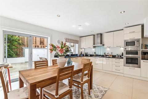 4 bedroom terraced house for sale, Chatham Road, SW11