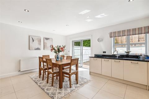 4 bedroom terraced house for sale, Chatham Road, SW11