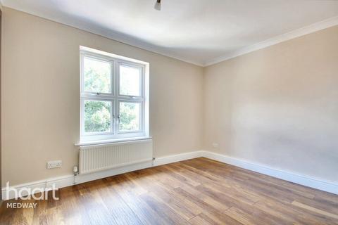 Flat 16, The Chimes Bishops Walk, Rochester, ME1 1AF