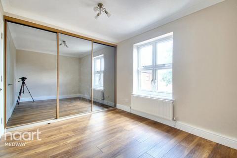 Flat 16, The Chimes Bishops Walk, Rochester, ME1 1AF