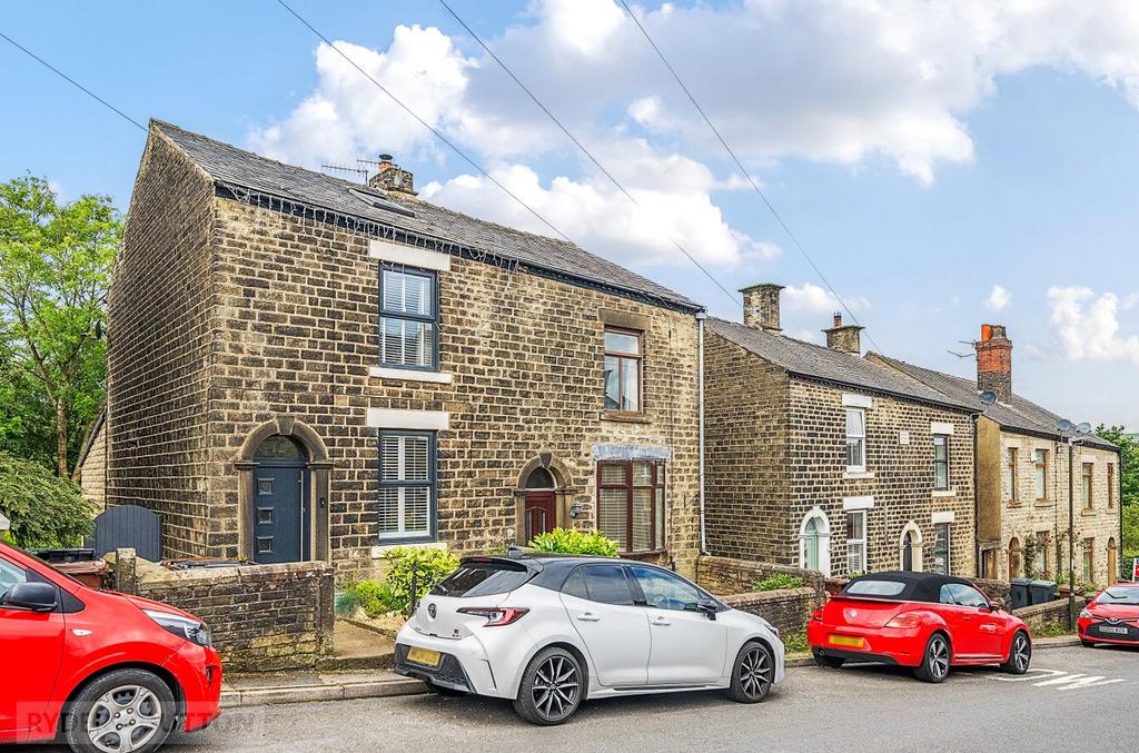 Park Road, Hadfield, Glossop, SK13 4 bed semidetached house for sale