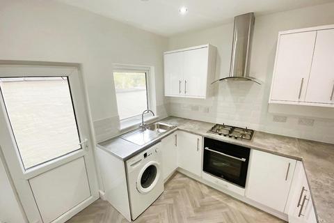 2 bedroom terraced house to rent, Gladstone Road, Altrincham, Greater Manchester, WA14
