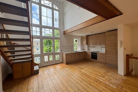 3 bedroom penthouse for sale, Chalcot Gardens, Loondon NW3