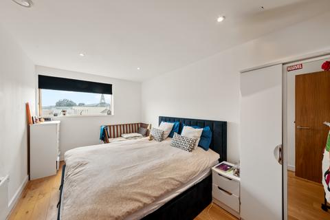 2 bedroom flat for sale, Westholme Gardens, Ruislip HA4