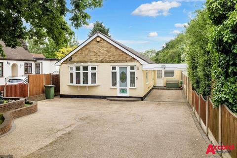 2 bedroom detached bungalow for sale, Lower Bedfords Road, Romford, RM1