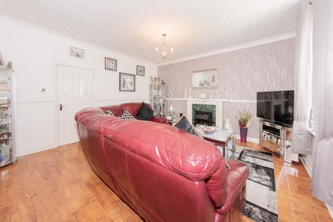 3 bedroom end of terrace house for sale, Nelson Court, Morley, Leeds