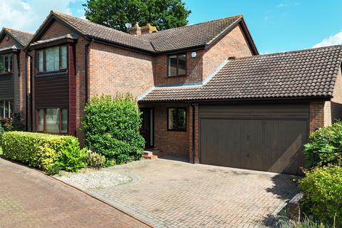 4 bedroom detached house for sale, Badgers Croft, Broxbourne EN10