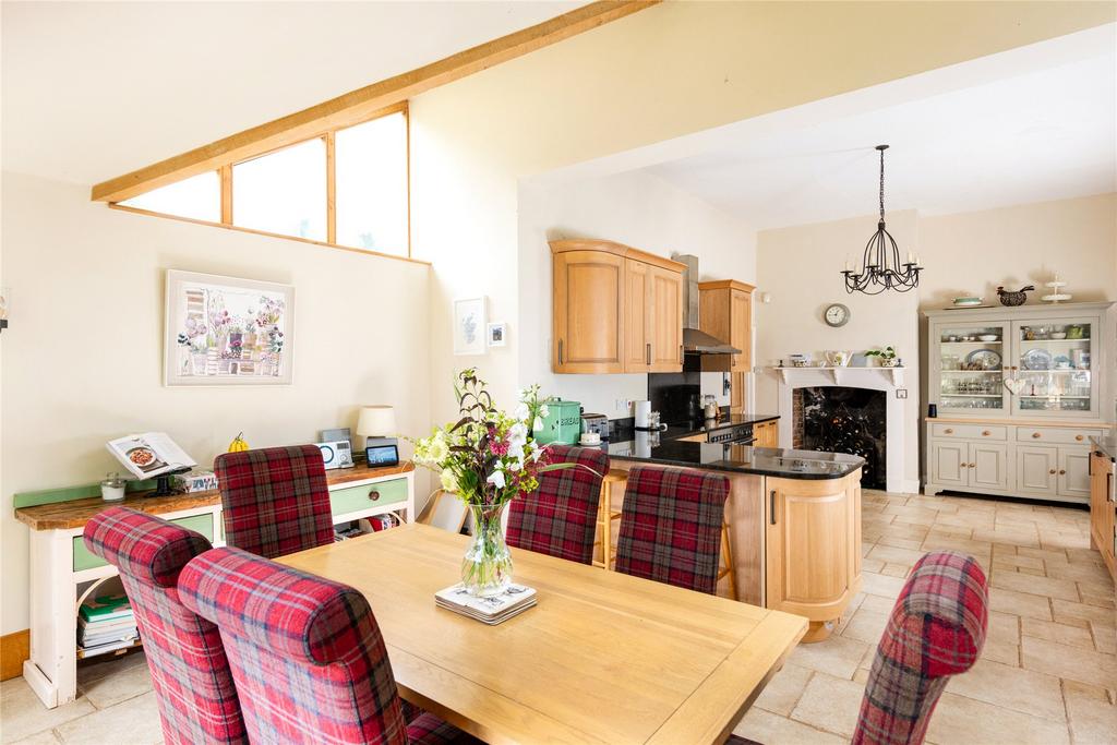 Kitchen/Dining