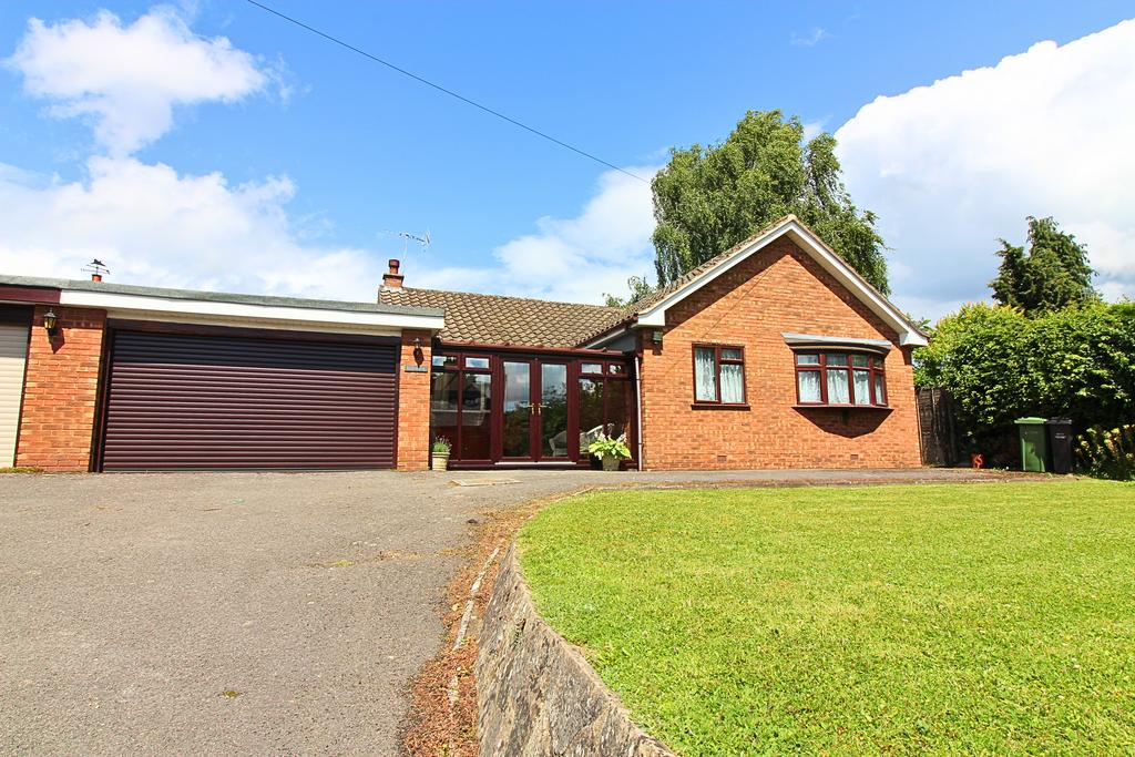 Crown Lane, Defford WR8 4 bed detached house for sale £399,950