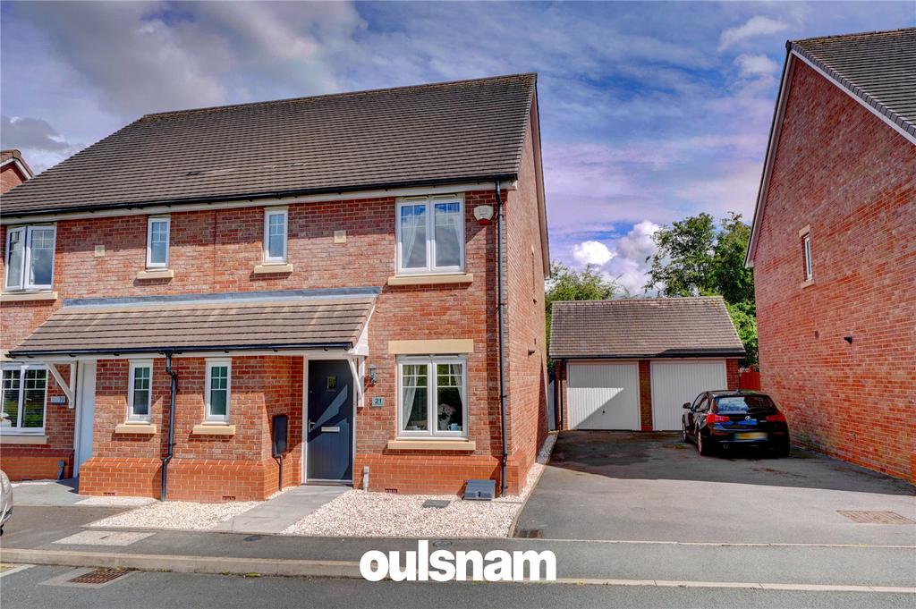 Squashberries Close, Wychbold... 3 bed semidetached house for sale £