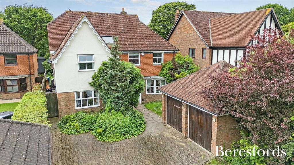 Ardleigh Green Road, Hornchurch, RM11 5 bed detached house for sale £