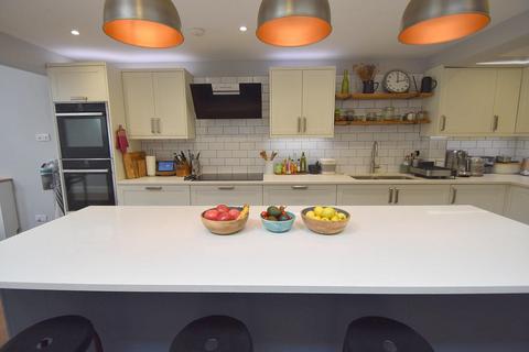 61 Albany Road, Old Windsor, Windsor, SL4 2QD