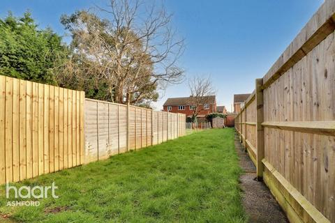 3 bedroom terraced house for sale, Gladstone Road, Ashford