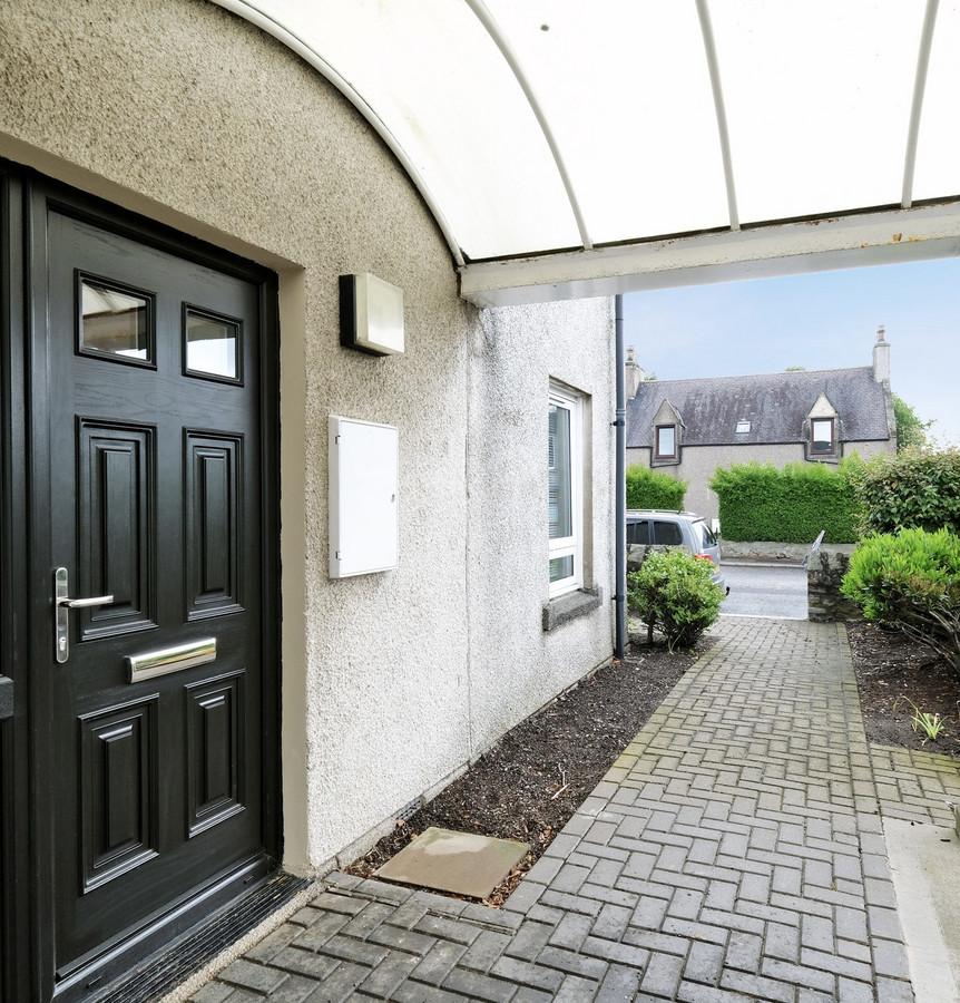 Dyce AB21 2 bed flat for sale £100,000
