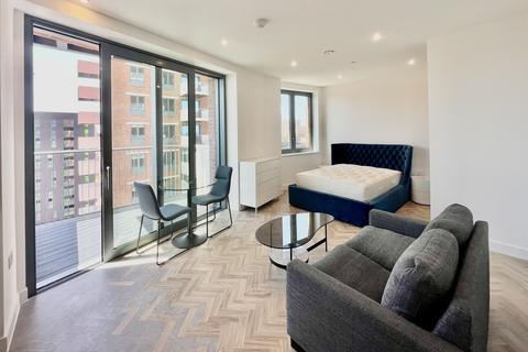 Studio to rent, Skyline Apartments, London E3