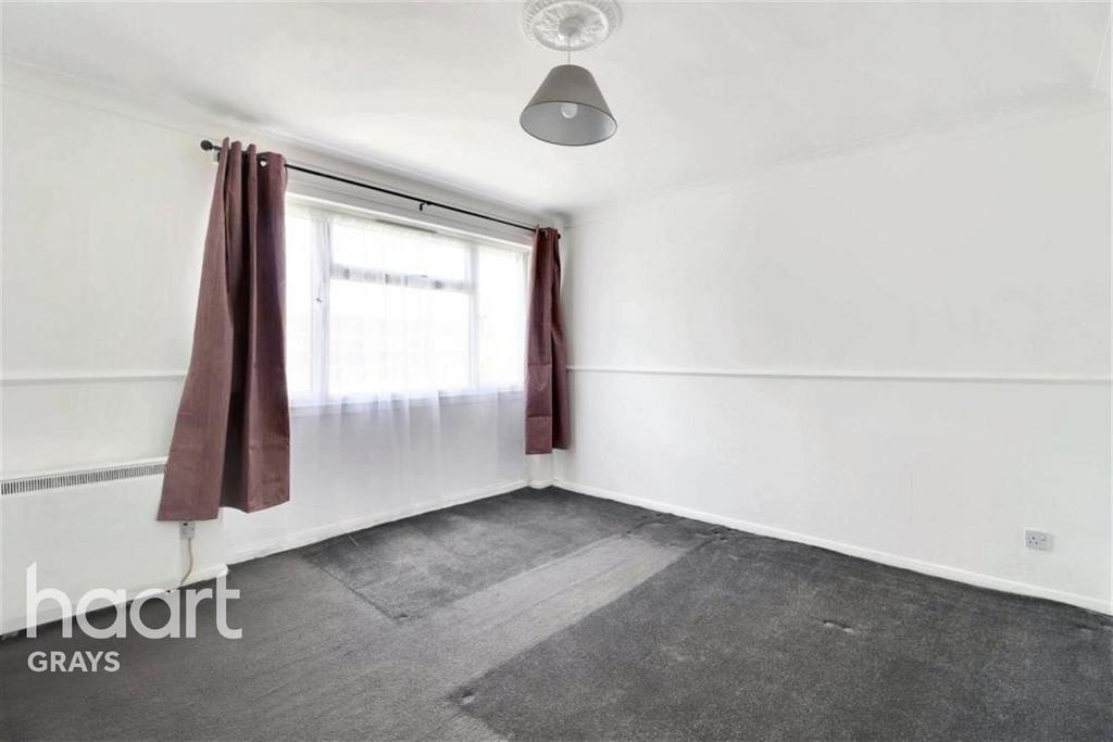 Coronation Avenue, East Tilbury, RM18 2 bed flat to rent £1,350 pcm