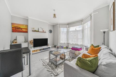 2 bedroom flat for sale, Wellmeadow Road, Catford