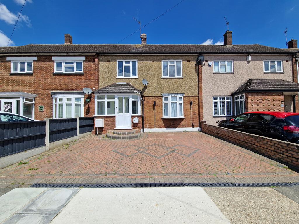 Avon Road, Upminster RM14 3 bed house £2,200 pcm (£508 pw)