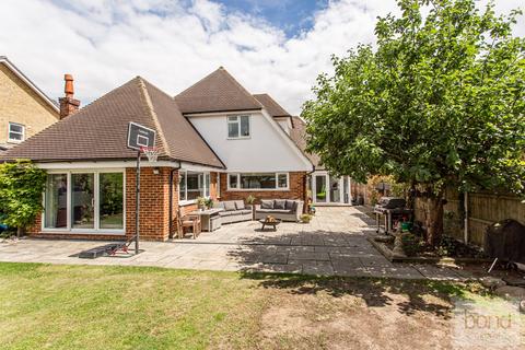 5 bedroom chalet for sale, Southend Road, Chelmsford CM2