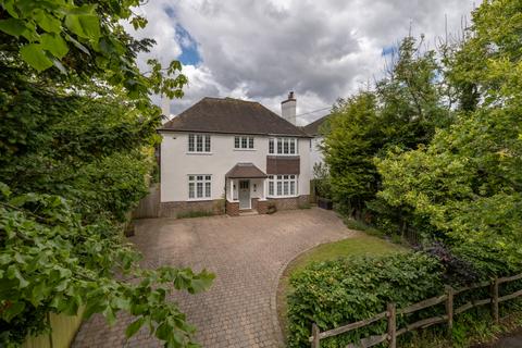 4 bedroom detached house for sale, Limes Avenue, Horley, Surrey, RH6