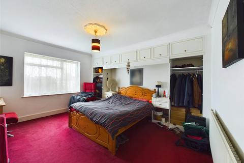 16 King Edwards Avenue, Gloucester, GL1 5DB
