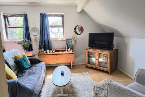 1 bedroom flat for sale, Connaught House, Cathedral Road, Cardiff, CF11