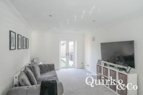 4 bedroom detached house for sale, Station Road, Canvey Island, SS8