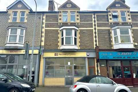 Property to rent, Holton Road, Barry, The Vale Of Glamorgan. CF63 4HS