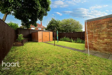 3 bedroom semi-detached house for sale, Blencarn View, Leeds