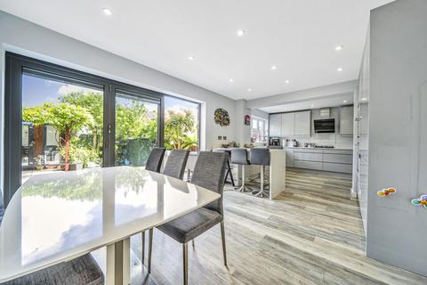 26 Beauchief Close, Lower Earley, Reading, RG6 4HY