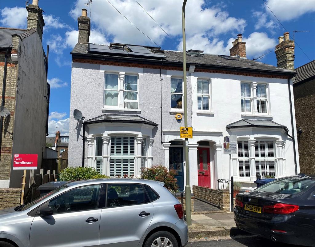 Salisbury Road, EN5 5 bed semidetached house for sale £925,000
