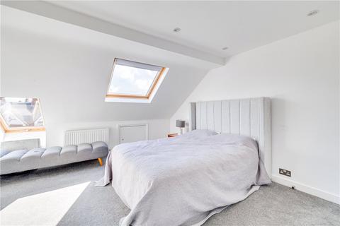 17 Stuart Road, London, SW19 8DJ