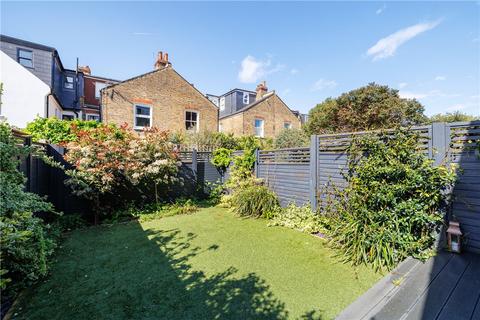 17 Stuart Road, London, SW19 8DJ